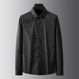 Wysokiej jakości gwiazdy Rhinestone koszula męska z długim rękawem Slim Fit Casual koszule biznesowe impreza w klubie nocnym Tuxedo odzież męska