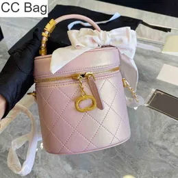 CC Bag Shopping S 2022SS Mini Bucket Cosmetic Classic gesteppte Metallbuchstabenhandel mit Bandkette Reißverschluss Designer Crossbody s