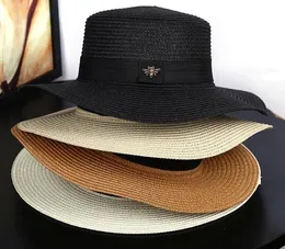디자이너 밀짚 모자 넓은 챙 모자 Casquette Luxe Sun Small Bee Fitted Hat 유럽 및 미국 금 꼰 여성 느슨한 선 스크린 햇빛 플랫 모자