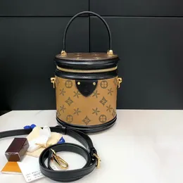 mode cannes axel crossbody väskor män toalettartiklar tvättar äkta läder blixtlås hink väska kvinnors lyxiga kosmetiska resor designer handväska fickor handväskor