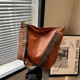 Torebki wieczorowe IKE MARTI kobiety Vintage Crossbody torba geometryczny pasek Hobo 2023 duża pojemność na ramię do pracy torebka szkolna 230711