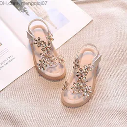 Zapatillas de deporte Sandalias de verano para niñas con diamantes de imitación y zapatos de princesa para niños Z230712