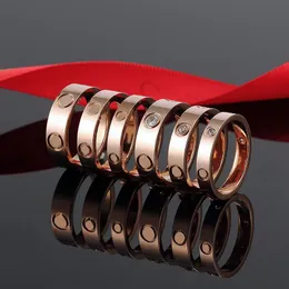 Com caixa designer de anel de casamento para mulheres 4mm 5mm 6mm de largura anel de noivado amor moda jóias clássicos bolsa vermelha anéis femininos aço inoxidável anel de ouro presente de luxo menina