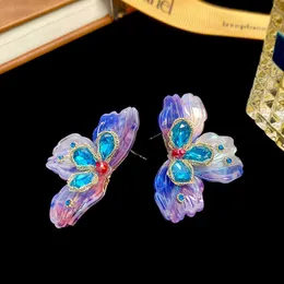 Charm Wind Violet Boucles d'oreilles fleur à trois pétales avec tempérament féminin Mode et créativité personnalisées Lumière Luxe Résine Cristal Grand 230630