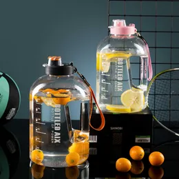 borraccia 2.2L Sport Grande capacità 1 gallone con scala temporale Bottiglia di plastica senza BPA Tazza per acqua per fitness all'aperto