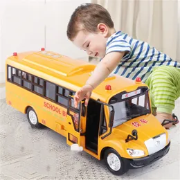 Model odlewu na dużą skalę symulowany autobus szkolny zabawka bezwładność odlewany model z dźwiękowymi światłami ciągnącymi do tyłu zabawka edukacyjna dla dzieci 230711