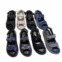 pappa sandaler farfar sandaler Äkta läder quiltat Spänne kaviar lyxkedja guld dam Tofflor Crystal Calf Platform Summer Beach Slipper 35-42 Wi A1AR#