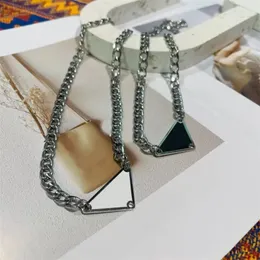 Mens Womens Fashion Luxury Designer Designer Chepe Chain Fashion Jewelry Black White P Triangle Подвеска дизайнерская вечеринка Серебряный хип -хоп панк 925