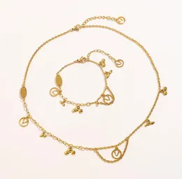 Luxusdesigner Edelstahlschmuck Schmucksets Armband Armband Halskette Kette Modemarke Brief Anhänger Halsketten 18k Gold plattiert Armbänder Weihnachtsgeschenk