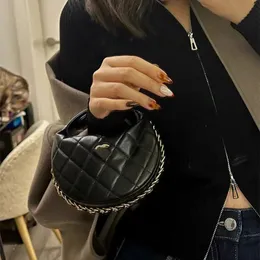 Small Fragrant Bag Female 2023 New Leather Handbag Chain Crescent Bag