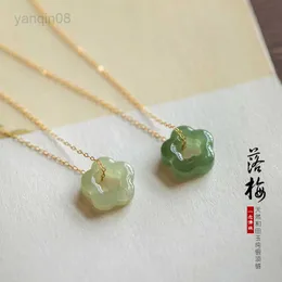 Naszyjniki wiszące letnie moda Jade Plum Blossom Naszyjnik dla kobiet Vintage Temperament Sain Sain Pendant Przyjęcie urodzinowe Prezent ślubny HKD230712