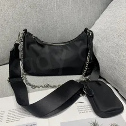 Re Edition Shoulder Bag Nylon Triangle 2000 2005 Women Luxury Men Women Zipper Closure Handbag Black White Hobo Bags Cross Body Purse