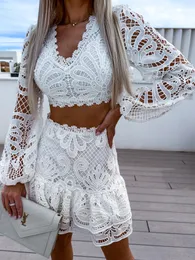 Conjunto de falda y vestido con parche de guipur y camisola, traje bordado de encaje, conjuntos a juego para mujer, Top corto blanco, minifalda, conjuntos de dos piezas ajustados sexys