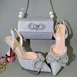 Sandália QSGFC Cor Prata Pontiaguda Cheia De Diamantes E Sapatos Brilhantes Com Bolsa Sapatos De Banquete E Bolsas E Festa Amigos 230713