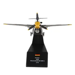 Diecast Model 1 72 Scale B09 Me109 Aereo da caccia Replica Mini giocattolo decorativo 230712