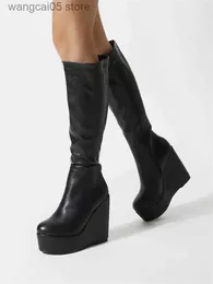 Buty kobiety buty zima 2022 Nowy luksusowy modny platforma z suwakiem butów klinowy czarne obcasy damskie kolana wysokie buty T230713