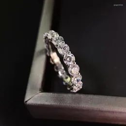 Pierścienie klastrowe urok 3 mm moissanite Diamond Ring Real 925 Srebrny Party Wedding For Women Men Mężczyzn zaręczynowy Prezent biżuterii