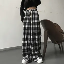 Pantalon Femme Capris Streetwear Noir et Blanc Plaid Oversize Unisexe Harajuku Taille Haute Pantalon Large Jambe Rétro Droite Pantalon De Jogging Femme 230713