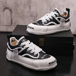 Män lyxig designer ungdom trender tjocka botten casual skor ny ankomst sommarmask andas gröna fritid chunky sneakers