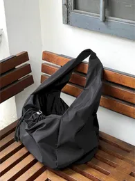 허리 가방 Foufurieux 여성 가방 나일론 버킷 패션 솔리드 지퍼 지퍼 소프트 어깨 지갑 및 핸드백 고급 디자이너 블랙 토트