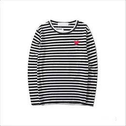 s Sweatshirts Designer Men's Hoodies Com Des Garcons Play Black Sweatshirt Cdg Red Heart Hoodie Size 9 KELA
