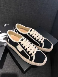 7A 2023 Yeni Tasarımcı Sıradan Moda Kanal Spor Ayakkabıları Kadın Lüks Vintage Sıradan Canvas Ayakkabı Saman Dokuma Balıkçı'nın Ayakkabı Yeni Eğitmenler Klasik Sneaker Ccity DSFG