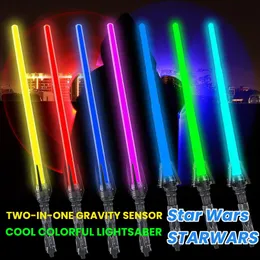 LED Light Sticks Laser Lightsaber Boy Gril Toys Cosplay Toy Suono retrattile 2in1 7color Sword con connettore per bambini Regalo di Natale 230712