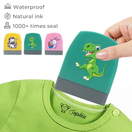 Inne zabawki kreskówki dinozaur spersonalizowany pieczęć na niestandardowe imienia do ubrania dziecięcego