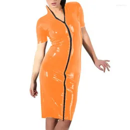 Parti Elbiseleri 23 Renk Lady Fermuper Kısa Kollu Küpe Kıyafetleri Wetlook Pvc Bodycon Elbise Dönüşü Down-Down Tutnes Diz Uzunluk Vestido Club MIDI