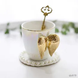 Canecas Golden Winged Angel Mug Elegante Novidade Canecas de Cerâmica Presentes Criativos Caneca Pearlistic para Menina Mulheres dama de honra Presente do Dia das Mães R230713