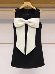 Sıradan Elbiseler 2023 İlkbahar Yaz Moda Kolsuz Büyük Yay Black Patchwork Kısa Mini Elbise Kadınlar