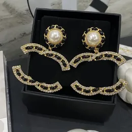 Mode pärlörhängen designer diamantkanal bokstav stud örhänge kvinnor bröllop smycken engagemang örhängen grossist