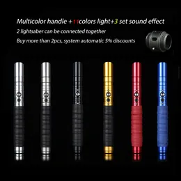 Bastões de luz LED 11 Sabre de luz que muda de cor RGB Pesado duelo Saber Metal Handle com PC Balde Smooth swing Laser Sword Brinquedos para crianças 230712