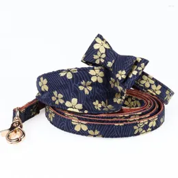 Collari per cani Collare con fiocco a fiori dorati Guinzaglio Bandana in morbida pelle per piccoli cuccioli