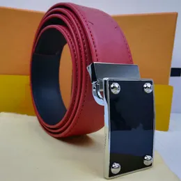 2021 Fashion Belts Business CONCISE HELA HELA HÖGA KVALITET KVALBETTER MÄNSBELTER METAL SPARKLE LÄDER BELT FÖR MAN BELE BREAD IS227U