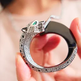 Anhänger Halsketten Luxus Schwarz Emaille Doppel Leopard Kopf Grün Zirkon Stein Augen Panther Anhänger Halskette für Frauen Männer Designer Kupfer schmuck 230712