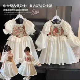 Kız Elbiseleri İspanyol Vintage Saray Nakış Elbisesi Kız Çocukları Bridemaid Gelinlikler Beyaz Balo Gowns Party Giyim Zarif Clotheshkd230712