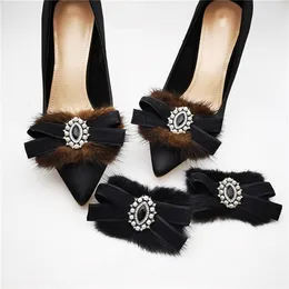 Shoe Parts Accessories 2 Pcs Detachable Shoe Clips Faux Fur Bow Shoe Buckle Pom Shoe Decoration High Heel Shoe Charms for Women Wedding Accessories 230712