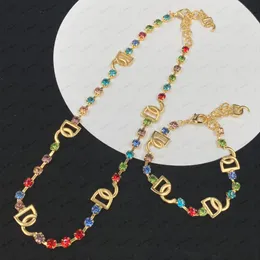 Gioielli di design di lusso Bracciali con ciondoli designer di gioielli per donne collana di design Braccialetti di diamanti colorati e collane di perle per regali di nozze senza SCATOLA