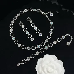 Little Daisy Bracelet chrysanthemum flower strainlocking strainlocking silver choker necklace advance retro bracelet palace color diamond arring cgs3 -05