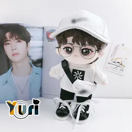 Dolls Presale Limited Wang Yibo Star 20cm Pluszowa lalka z ubraniami strój kapelusz zabawka