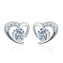 Famoso Design Love Diamond Intarsiato da donna Orecchini a bottone Soft Love Orecchini a bottone placcati argento a forma di cuore Ornamenti per orecchie in oro argento all'ingrosso