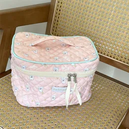 Sacchetti per cosmetici Borsa da toilette da viaggio femminile di grande capacità trapuntata da donna Belle stampe Borse da donna con pochette