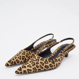 Sandaler Kvinnor Flat Bottom Slingback Sandaler Summer Leopard Pointed End Woman Mules Zaza Fashion Animal Print Low-Heel Beach Shoes 230714