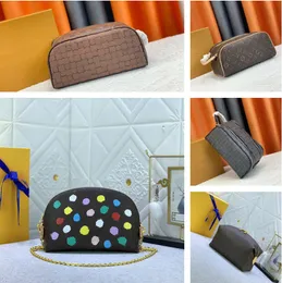 Borse cosmetiche X YK Multicolor Paint Dots Petite Malle Designer Womens Luxury Cross Body Yayoi Kusama Borsa a tracolla Catene Borse Borsa cosmetica dhgate