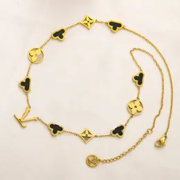 Tasarımcı dört yapraklı yonca kolye 18k altın lüks hediye kolye yüksek kaliteli cazibe kolye lüks marka desen uzun zincirli nişan seyahat takılar