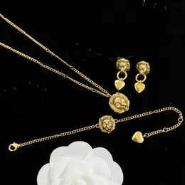 Luxur Design Gold Chain Classic Fashion Lion Head Love Heart Pendant Necklace Ear Studs Retro Emerald Earring Chains Halsband Set Designer Jewelry CGS7 --05