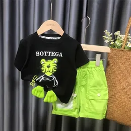 Camisetas de manga corta para niños, conjunto de camisetas, verano 2023, Top de dibujos animados bonitos para bebés, pantalones cortos para niños, dos piezas 230713