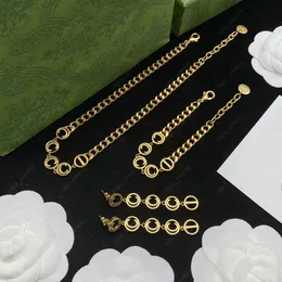 2023 Nya modebokstäver armband örhängen halsband smycken set 14k guld lyxdesigner halsband charm hängande örhängen för kvinnor bröllop gåva smycken med låda