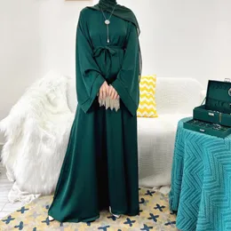 Etniska kläder Eleganta kvinnor klär Mellanöstern Dubai Solid Color Satin Maxi Muslimsk klänningar Långärmar Sash Vestidos Musulmanes Kaftan